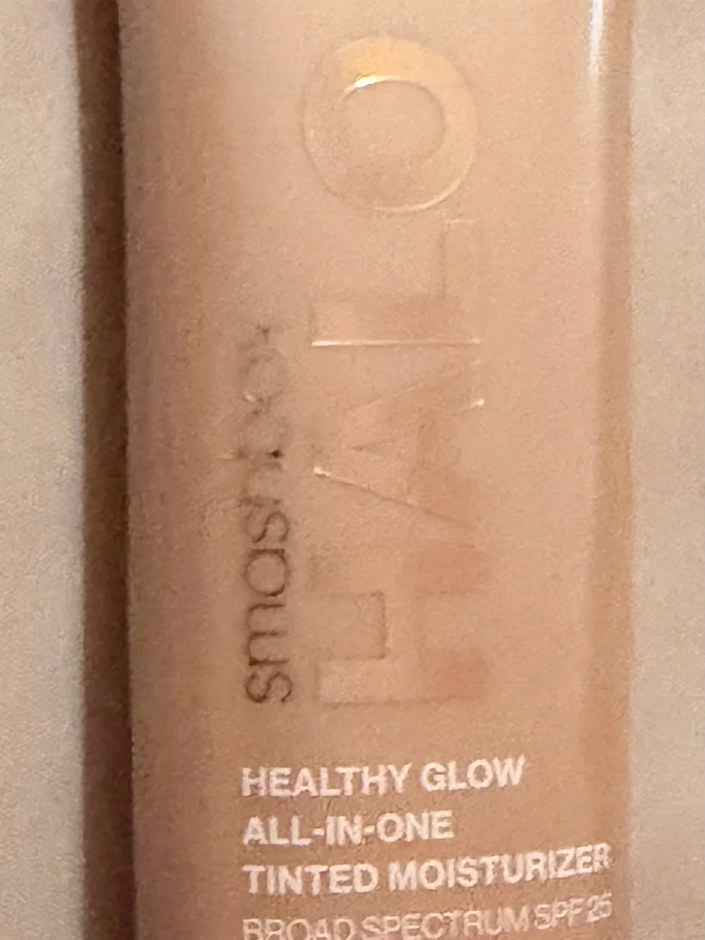 Smashbox Healthy Glow All-In-One Tinted Moisturizer - light neutral